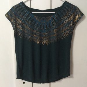 Scoop neck cap sleeve green top